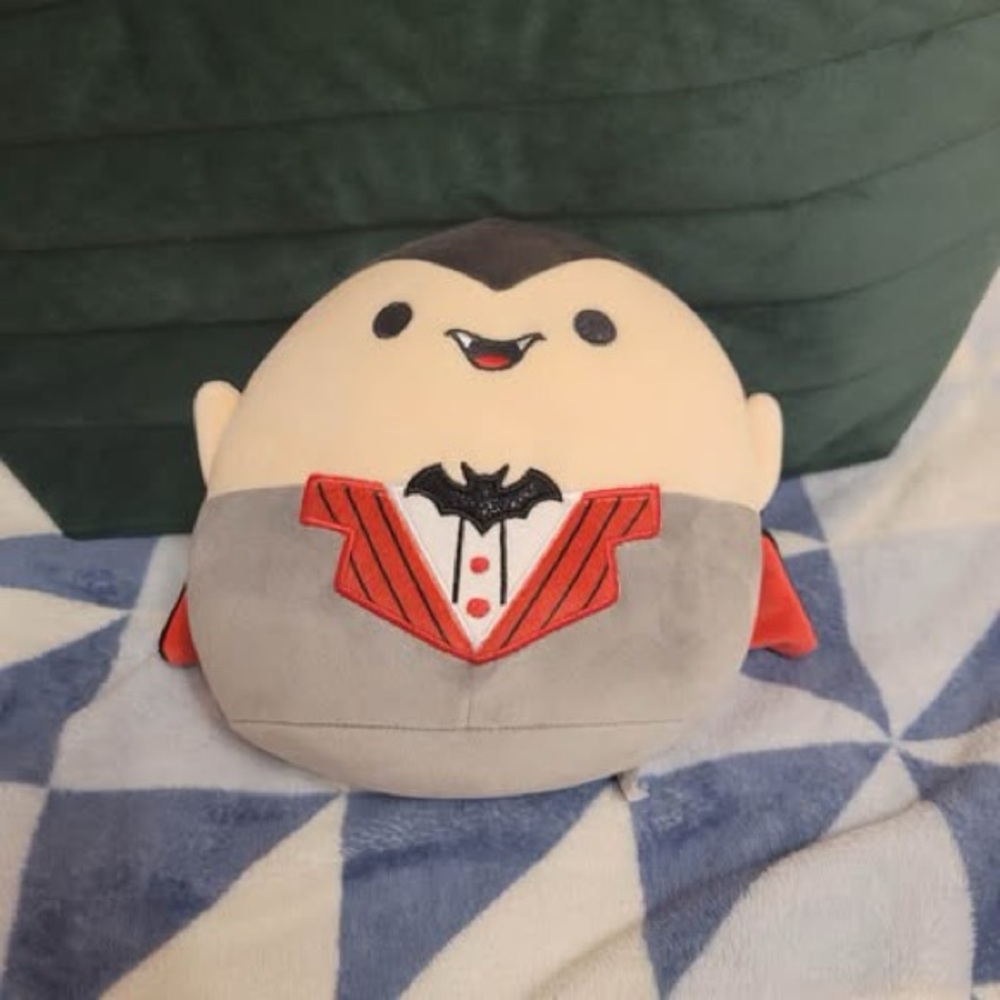 Squishmallows 8" Vlad The Vampire Dracula 2020 HTF LT Ed Plush
Toy